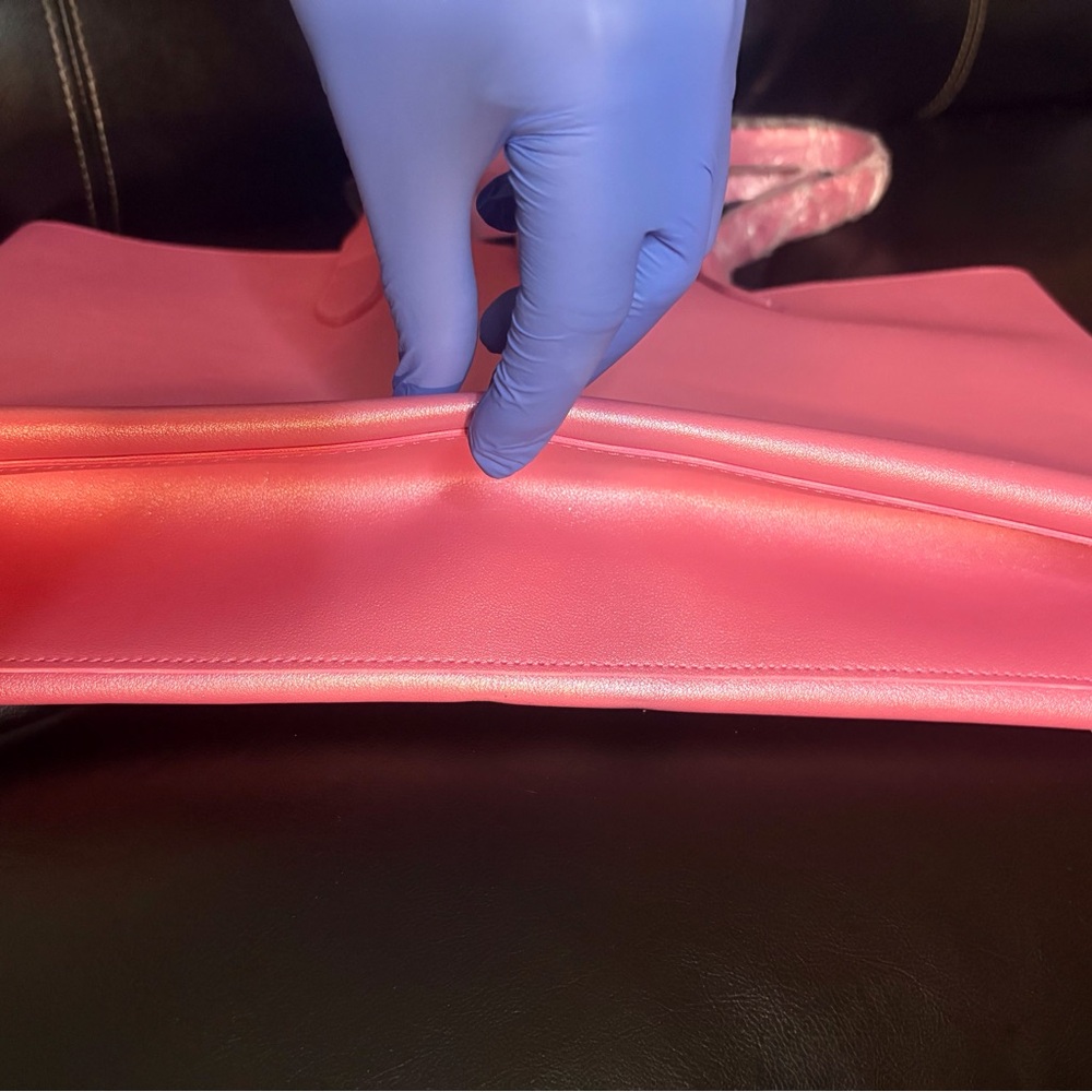 Juicy Couture Metallic Pink Tote Bag – Chic & Glamorous - Picture 3 of 7